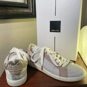 Ladies Dolce Vita  Nino Grey Crocco Print Leather Sneakers Sz 7